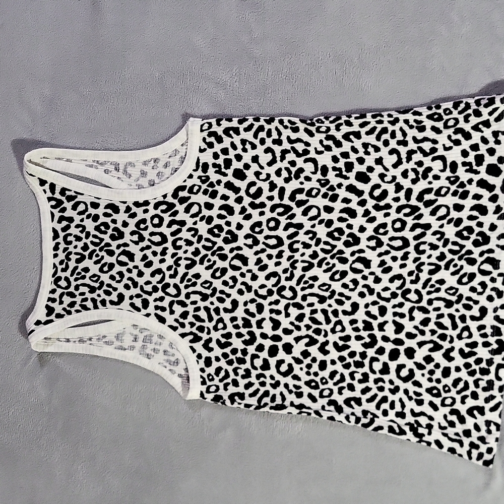 NWOT Jenni Tank Top ~ Snow Leopard 🐆 - Picture 2 of 7